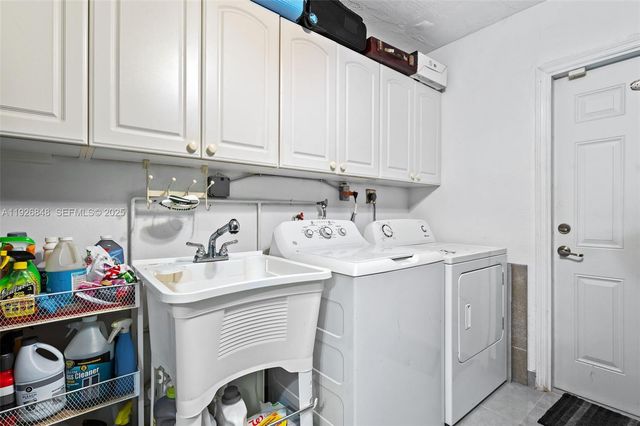 6707 NW 71st St, Tamarac, FL 33321