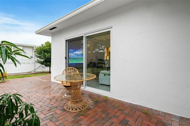 6707 NW 71st St, Tamarac, FL 33321