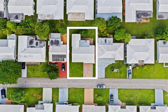 6707 NW 71st St, Tamarac, FL 33321