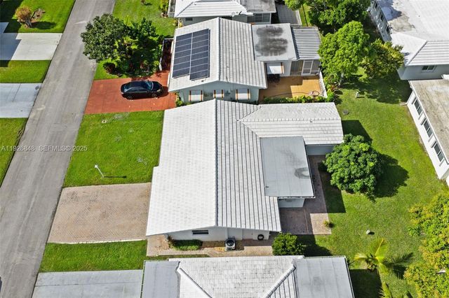 6707 NW 71st St, Tamarac, FL 33321