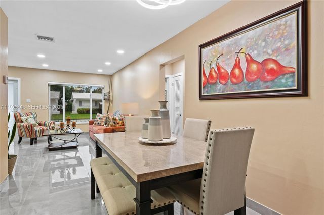 6707 NW 71st St, Tamarac, FL 33321