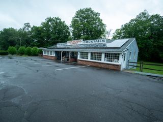 670 Main Street North, Woodbury, CT 06798