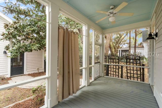 611 Huguenin Dr, Beaufort, SC 29902