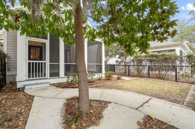 611 Huguenin Dr, Beaufort, SC 29902
