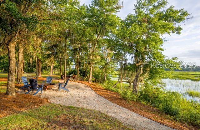 611 Huguenin Dr, Beaufort, SC 29902