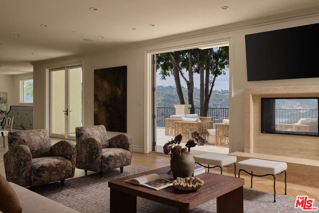 1900 Bel Air Road, Los Angeles, CA 90077