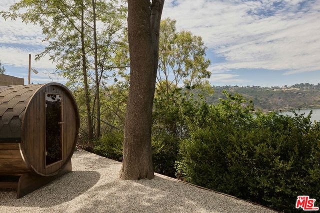1900 Bel Air Road, Los Angeles, CA 90077