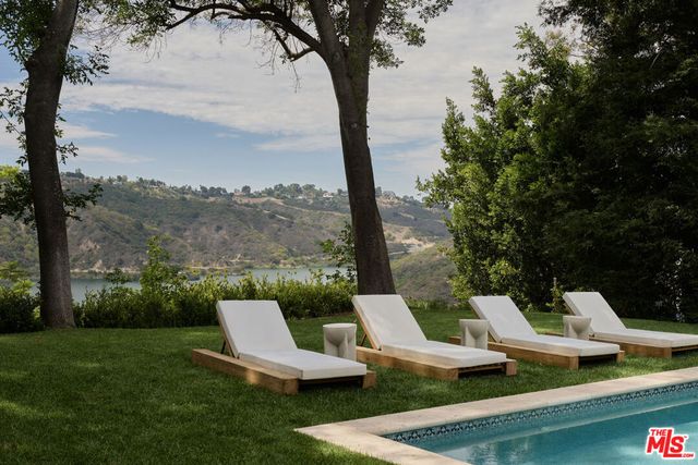 1900 Bel Air Road, Los Angeles, CA 90077