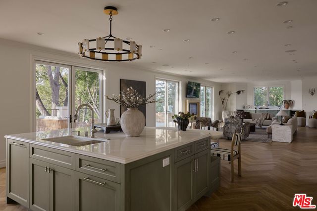 1900 Bel Air Road, Los Angeles, CA 90077