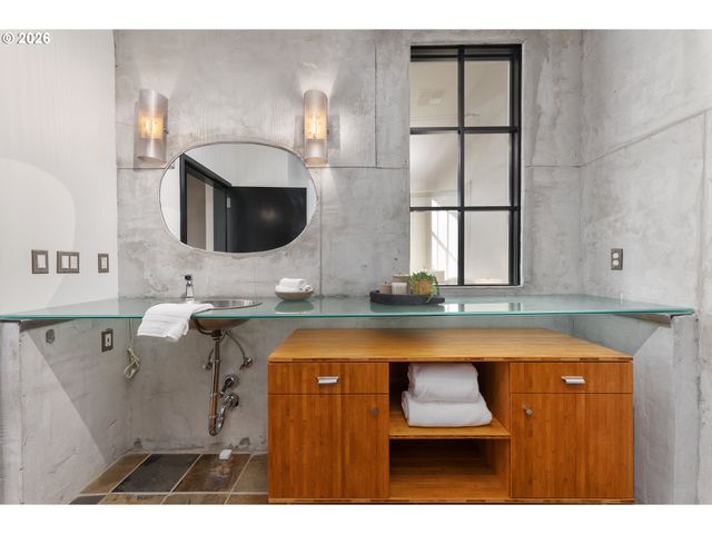 408 Nw 12TH Ave 608, Portland, OR 97209