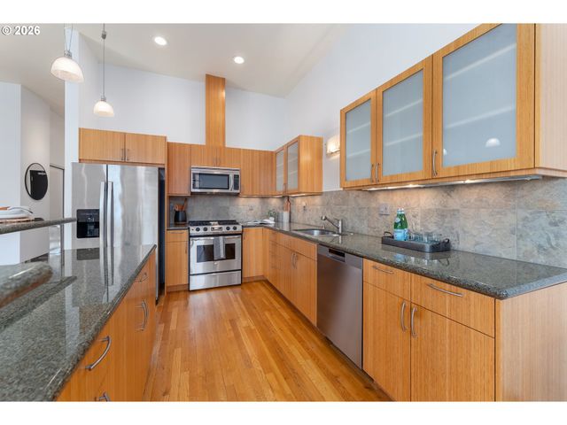 408 Nw 12TH Ave 608, Portland, OR 97209