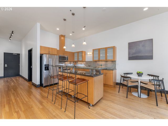 408 Nw 12TH Ave 608, Portland, OR 97209