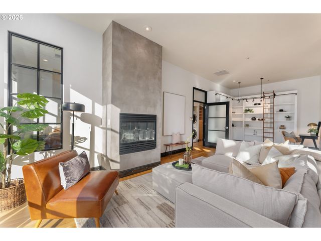 408 Nw 12TH Ave 608, Portland, OR 97209