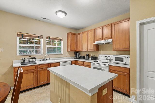 13933 Pinyon Pine Lane, Charlotte, NC 28215