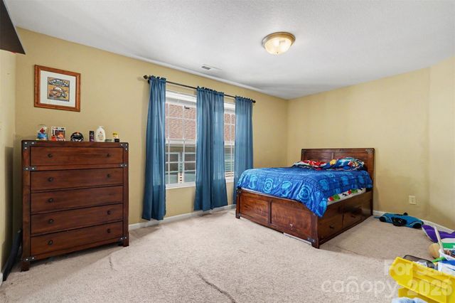 13933 Pinyon Pine Lane, Charlotte, NC 28215