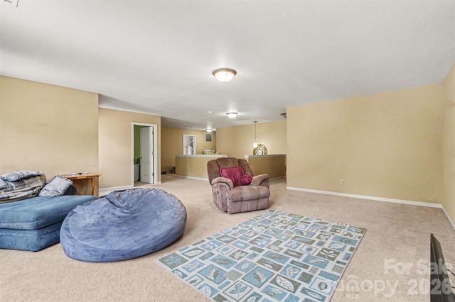 13933 Pinyon Pine Lane, Charlotte, NC 28215