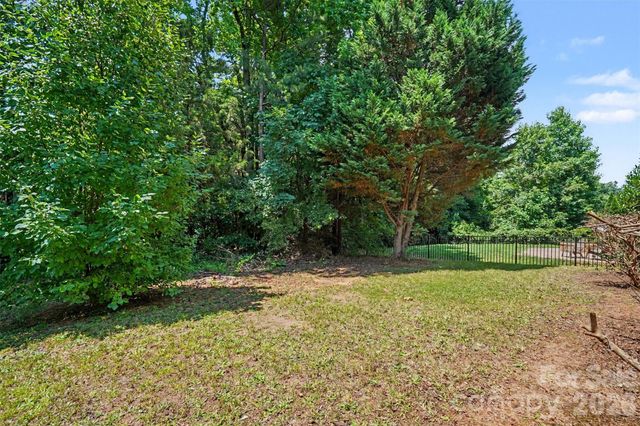 13933 Pinyon Pine Lane, Charlotte, NC 28215
