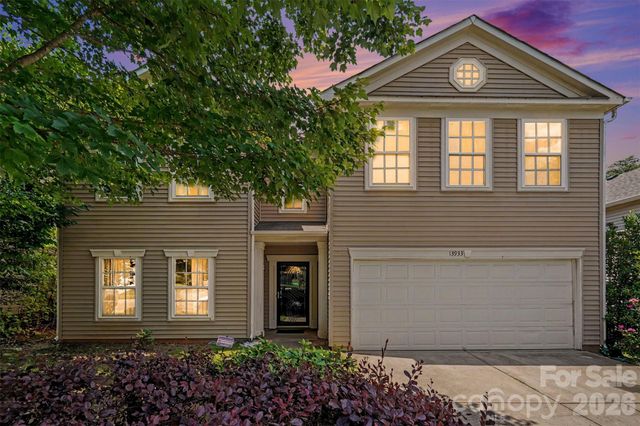 13933 Pinyon Pine Lane, Charlotte, NC 28215