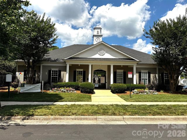13933 Pinyon Pine Lane, Charlotte, NC 28215