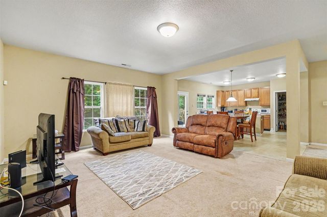 13933 Pinyon Pine Lane, Charlotte, NC 28215