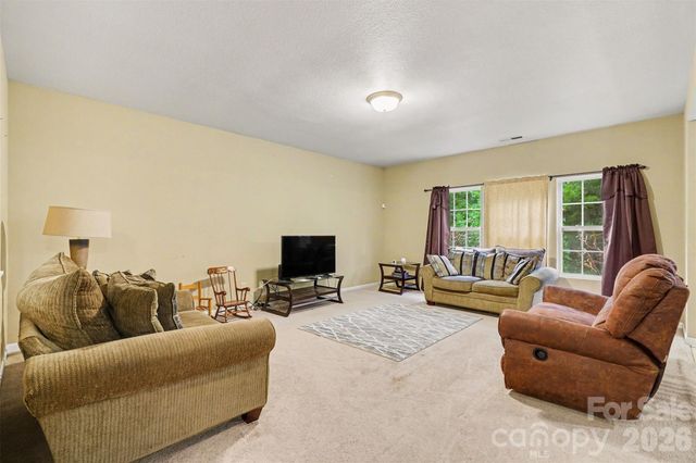 13933 Pinyon Pine Lane, Charlotte, NC 28215