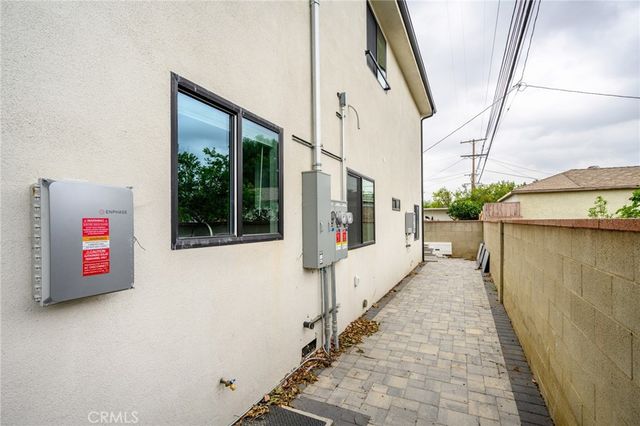 11217 Cohasset, Sun Valley, CA 91352
