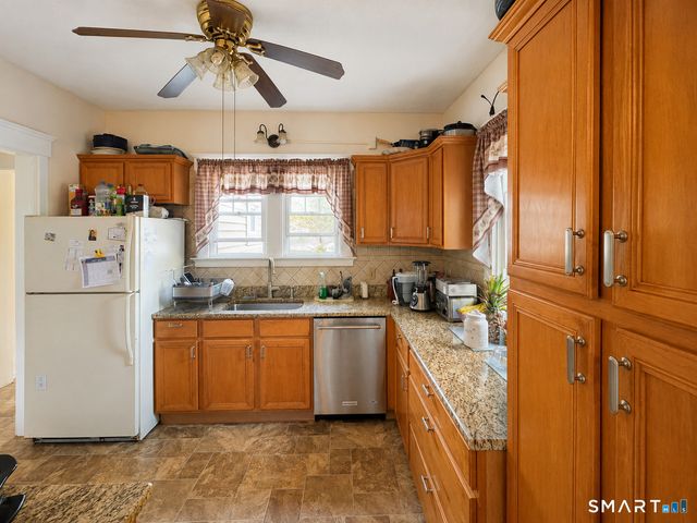 195 Montowese Avenue, North Haven, CT 06473