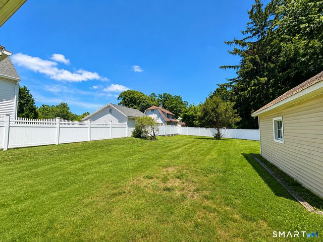 195 Montowese Avenue, North Haven, CT 06473