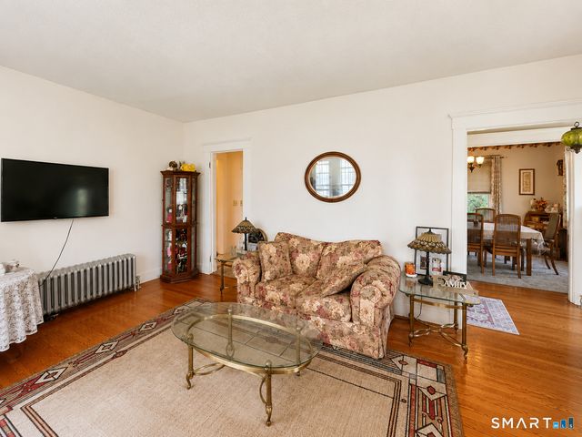 195 Montowese Avenue, North Haven, CT 06473