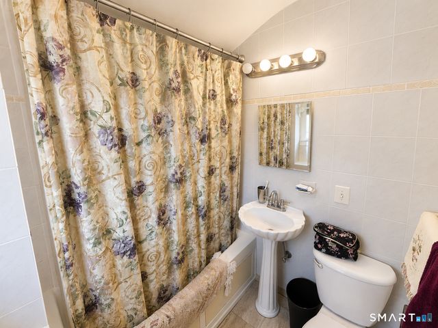 195 Montowese Avenue, North Haven, CT 06473