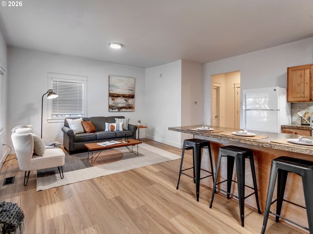 1634 Ne 74TH Ave, Portland, OR 97213