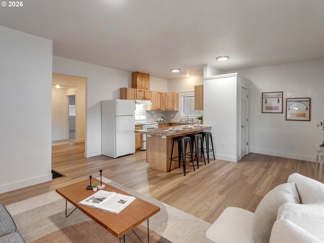 1634 Ne 74TH Ave, Portland, OR 97213