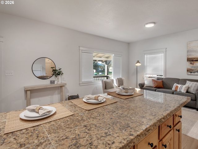 1634 Ne 74TH Ave, Portland, OR 97213