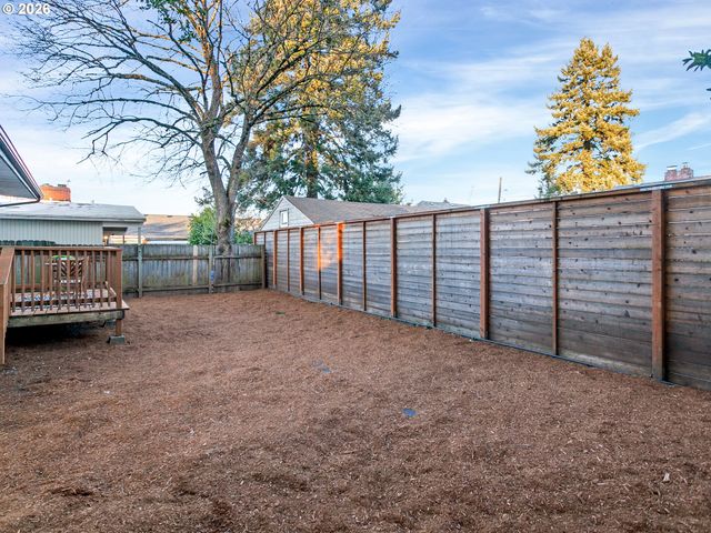 1634 Ne 74TH Ave, Portland, OR 97213