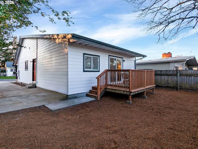 1634 Ne 74TH Ave, Portland, OR 97213