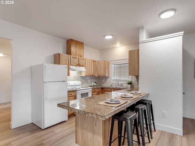 1634 Ne 74TH Ave, Portland, OR 97213