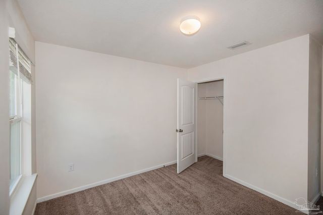 9490 Lutoo Ln, Pensacola, FL 32526