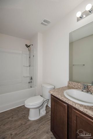 9490 Lutoo Ln, Pensacola, FL 32526