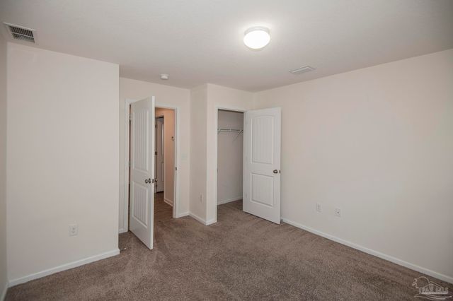 9490 Lutoo Ln, Pensacola, FL 32526