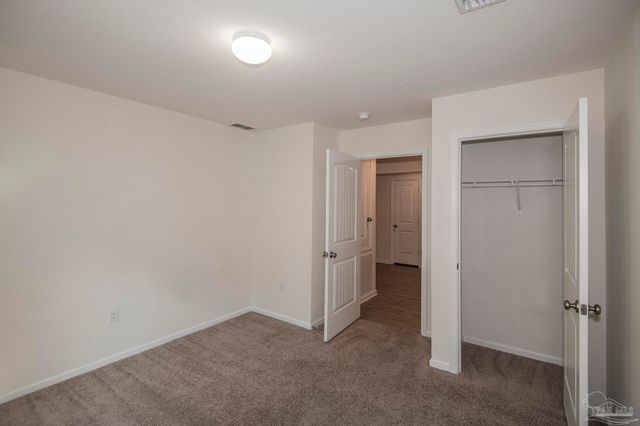 9490 Lutoo Ln, Pensacola, FL 32526