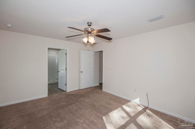 9490 Lutoo Ln, Pensacola, FL 32526