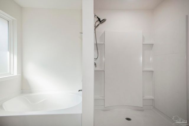 9490 Lutoo Ln, Pensacola, FL 32526