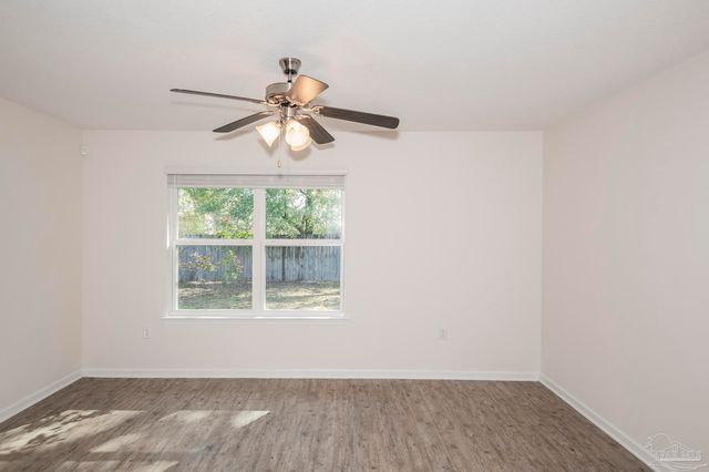 9490 Lutoo Ln, Pensacola, FL 32526