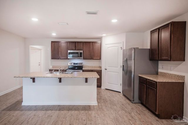 9490 Lutoo Ln, Pensacola, FL 32526