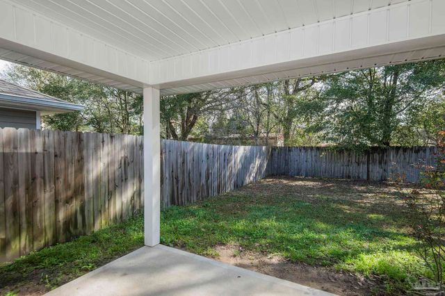 9490 Lutoo Ln, Pensacola, FL 32526