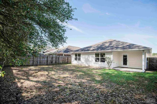 9490 Lutoo Ln, Pensacola, FL 32526