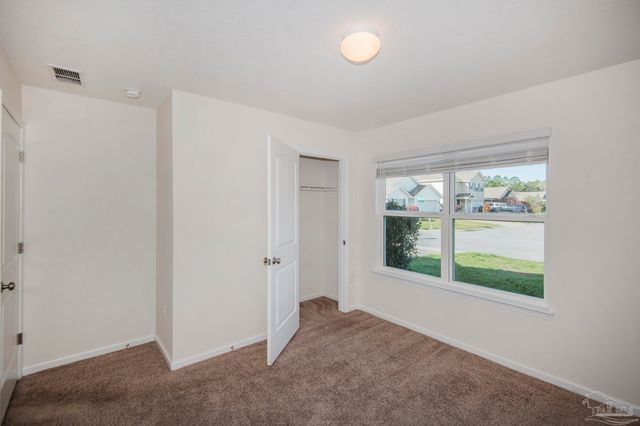 9490 Lutoo Ln, Pensacola, FL 32526