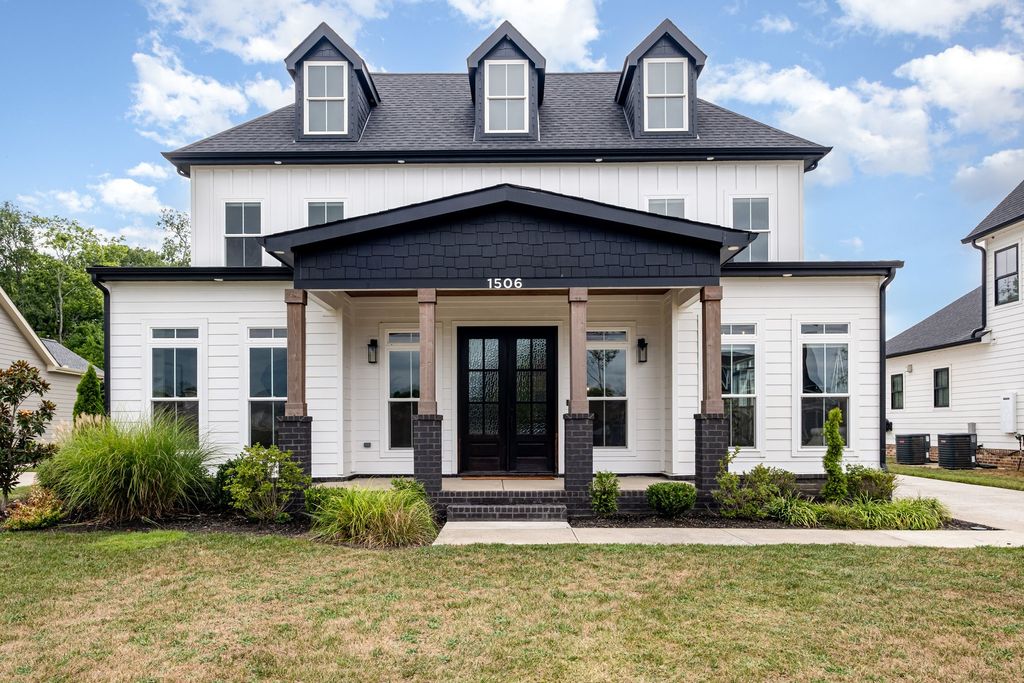 1506 Shalom St, Murfreesboro, TN 37128