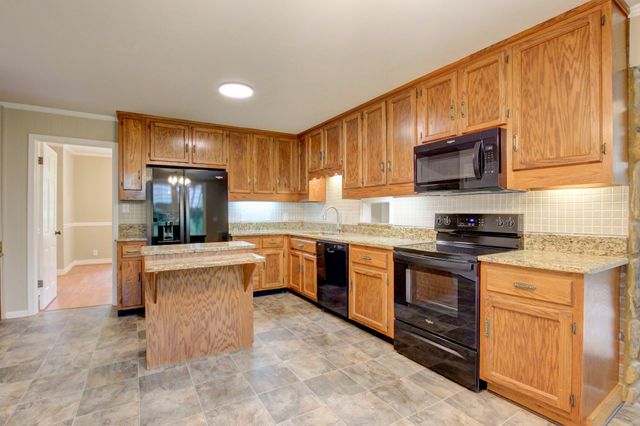 339 Thompson Ln, Clarksville, TN 37040