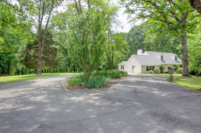 339 Thompson Ln, Clarksville, TN 37040
